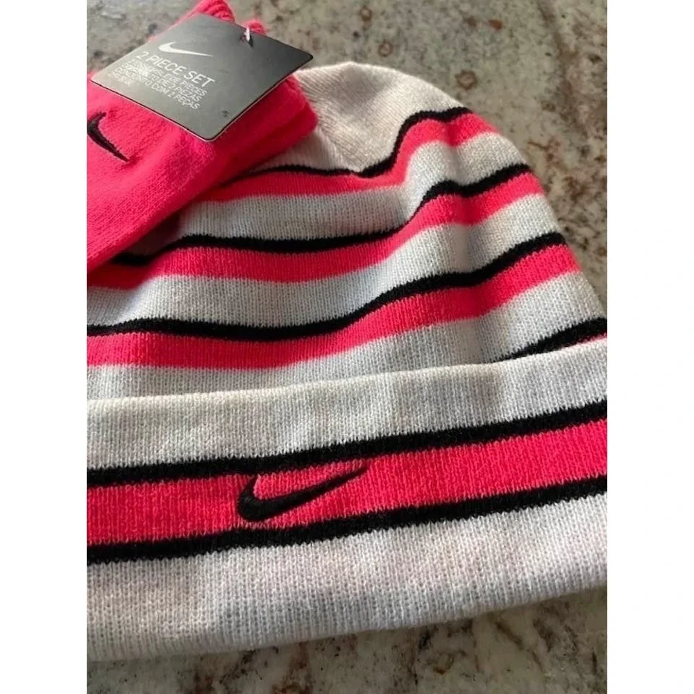 Nike Kids Youth Beanie Hat And Gloves Set ~ New